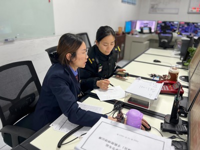 巾幗鏗鏘心向黨，最美杜鵑綻山崗——記全國巾幗文明崗畢節站客運班組勞務服務